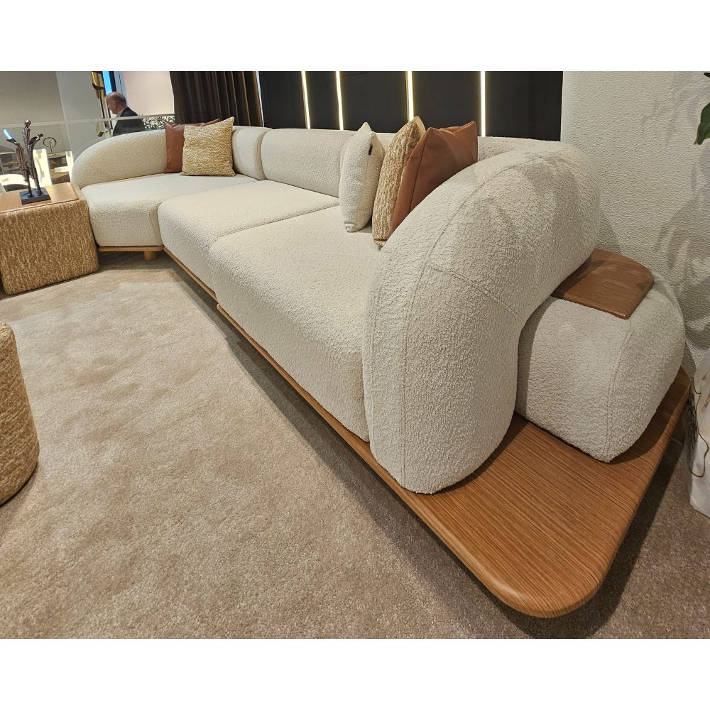 Prada Corner - Image 2